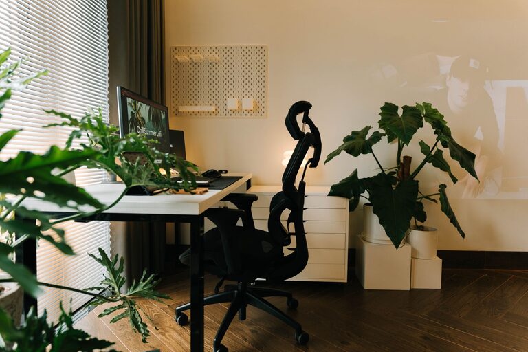 Tips for Creating a Relaxing Home Workspace